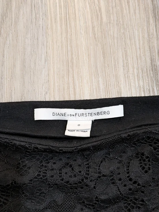 Diane von Furstenberg Black Lace Pencil Skirt - Size 0 - Picture 2 of 8